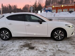 2019 Mazda Axela III Рестайлинг, белый, 1880000 рублей, вид 5