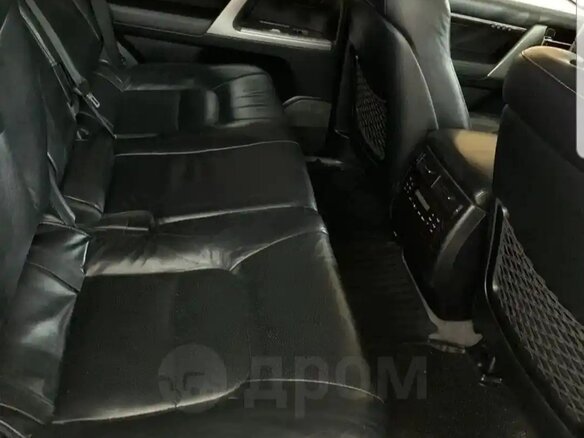 2015 Toyota Land Cruiser 200 Series Рестайлинг 1, серебристый, 6000000 рублей - вид 5