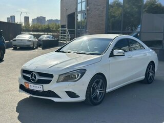 2013 Mercedes-Benz CLA 200 I (C117, X117), белый, 1370000 рублей, вид 2
