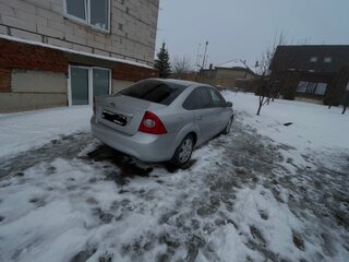 2011 Ford Focus II Рестайлинг, серебристый, 380000 рублей, вид 4