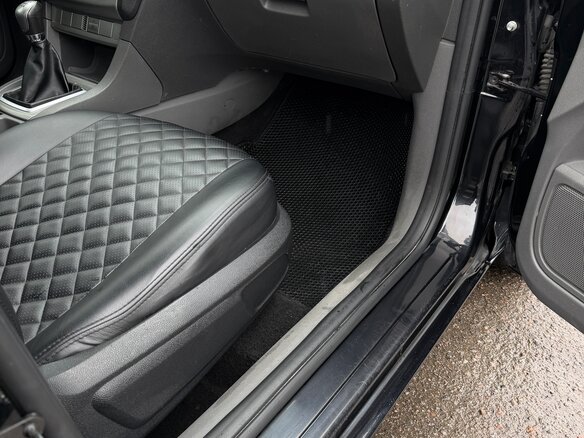 2010 Ford Focus II Рестайлинг, чёрный, 700000 рублей - вид 15