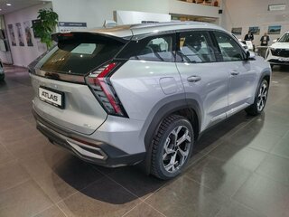 2026 Geely Atlas II, серебристый, 4119990 рублей, вид 4