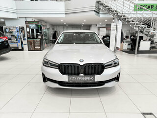 2021 BMW 5 серии 520d xDrive VII (G30/G31/G38) Рестайлинг, серебристый, 4080000 рублей, вид 2