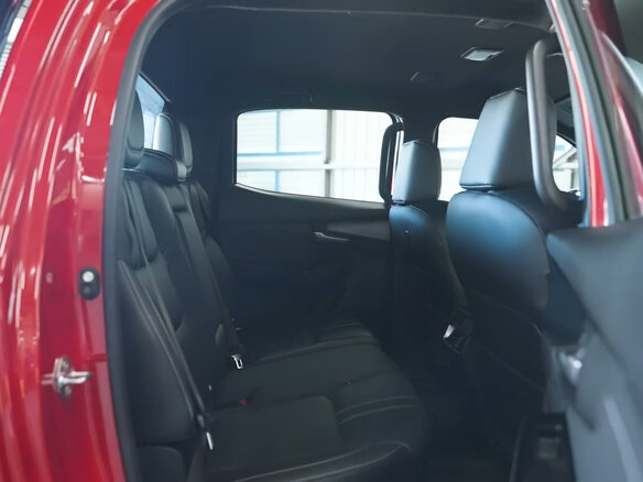 2026 Mazda BT-50 III Рестайлинг, красный, 5935686 рублей - вид 14