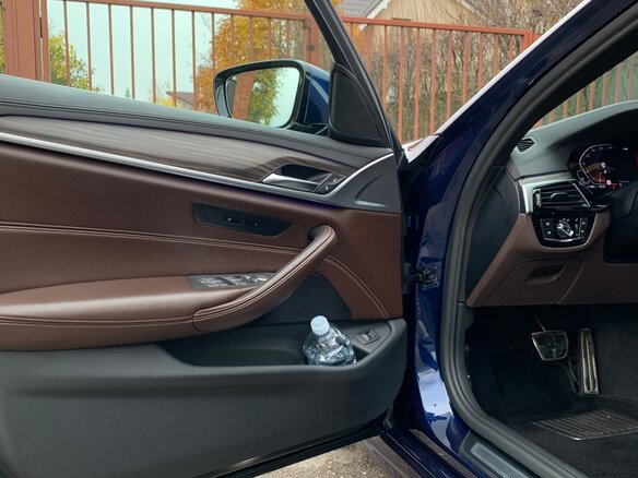 2020 BMW 5 серии 520d xDrive VII (G30/G31/G38), синий, 5200000 рублей - вид 16