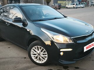 2019 Kia Rio IV, чёрный, 1495000 рублей, вид 2