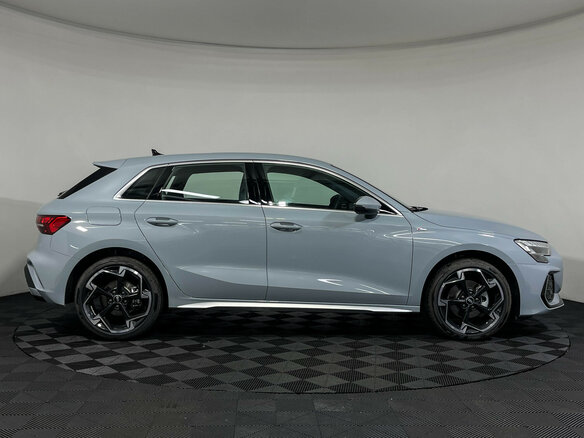 2026 Audi A3 Sportback 35 TFSI IV (8Y) Рестайлинг, серый, 4350000 рублей - вид 4
