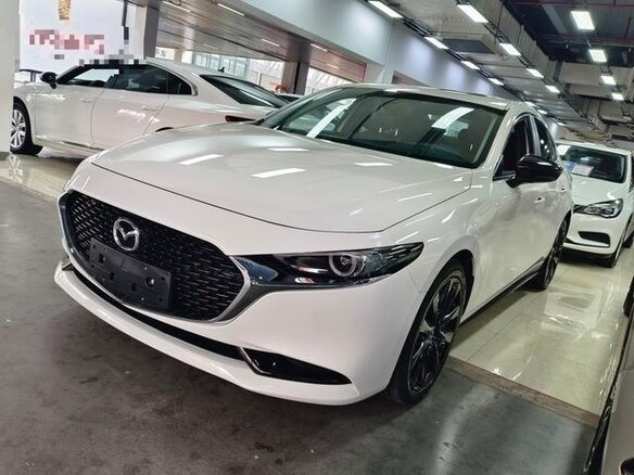 2026 Mazda 3 Axela IV (BP), белый, 1980000 рублей - вид 1