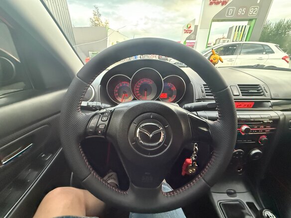 2008 Mazda 3 I (BK) Рестайлинг, красный, 530000 рублей - вид 9