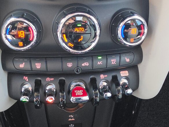 2022 Mini Hatch Cooper S III (F55/F56) Рестайлинг 2, красный, 3300000 рублей - вид 20