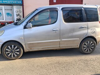 2003 Toyota FunCargo, серый, 500000 рублей, вид 4