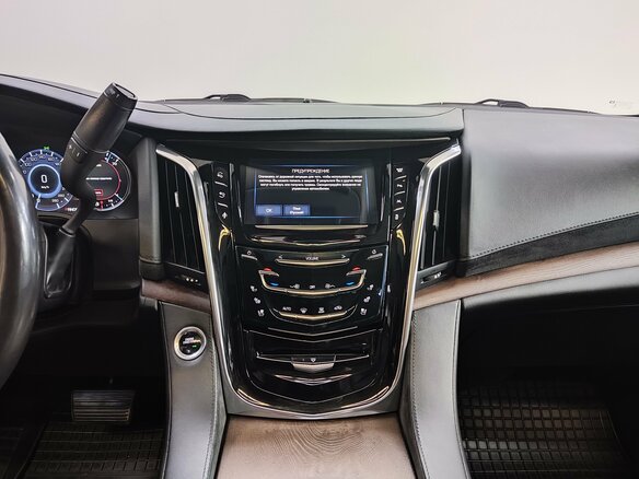 2016 Cadillac Escalade IV, чёрный, 4000000 рублей - вид 10