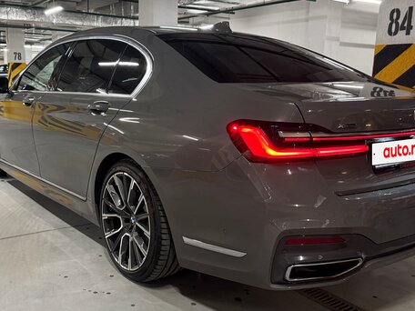 2021 BMW 7 серии Long 740Li xDrive VI (G11/G12) Рестайлинг, серый, 7299000 рублей, вид 5