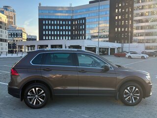 2019 Volkswagen Tiguan II, коричневый, 2150000 рублей, вид 4