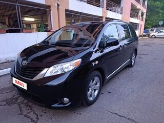 2011 Toyota Sienna III, чёрный, 1730000 рублей, вид 1