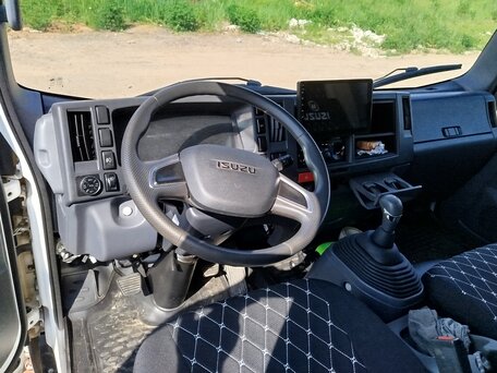 2024 Isuzu Elf (N-series), белый, 3590000 рублей, вид 3