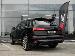 2024 Audi Q7 45 TFSI II (4M) Рестайлинг 2, чёрный, 7999000 рублей, вид 4