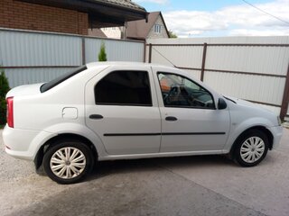2011 Renault Logan I Рестайлинг, белый, 455000 рублей, вид 2