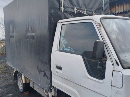 1990 Toyota HiAce, белый, 700000 рублей, вид 4