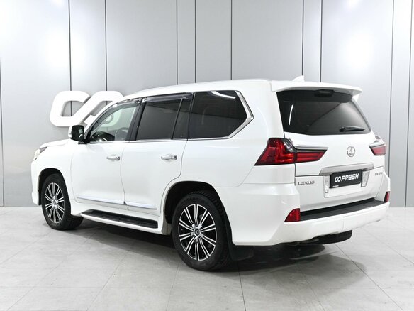 2017 Lexus LX 570 III Рестайлинг 2, белый, 5799000 рублей - вид 1