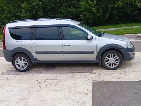 2018 Lada (ВАЗ) Largus Cross I, серебристый, 930000 рублей - вид 4