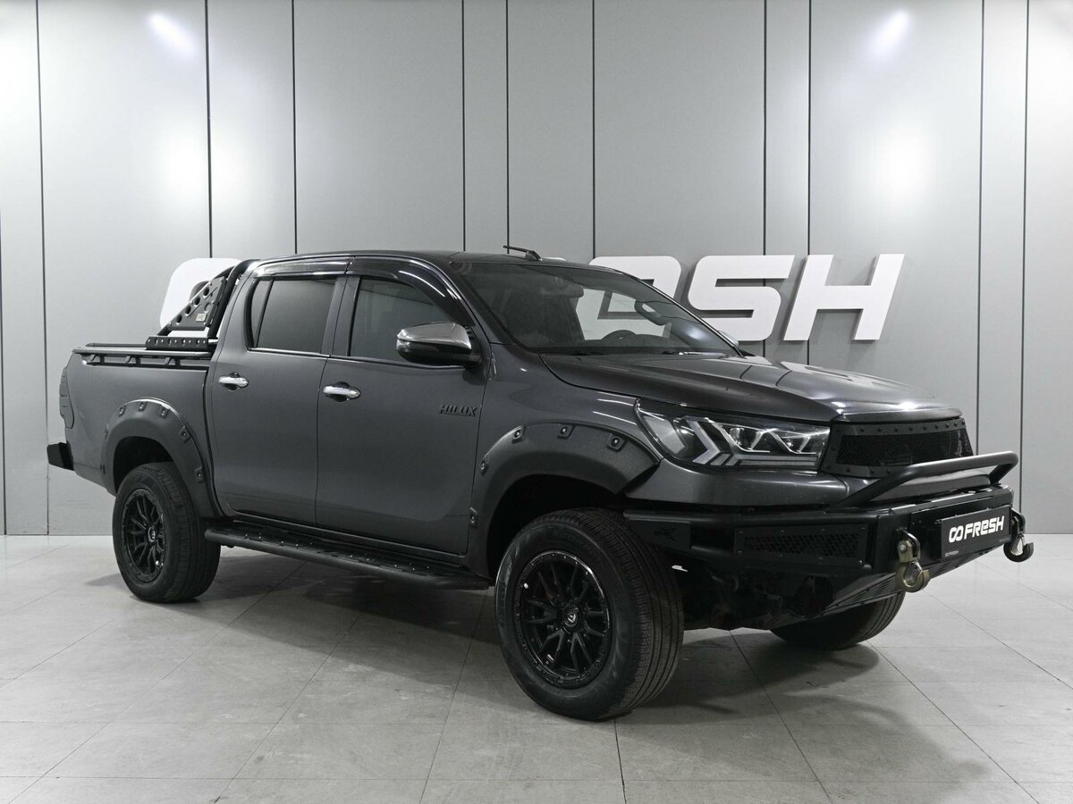Открыть фотографии: Toyota Hilux VIII Рестайлинг 2
