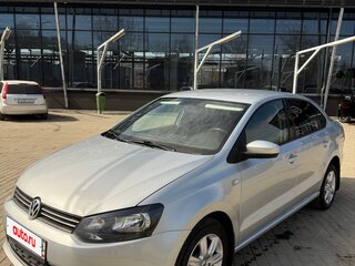 2014 Volkswagen Polo V, серебристый, 875000 рублей, вид 2