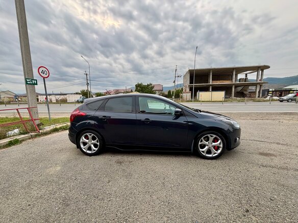 2012 Ford Focus III, серый, 900000 рублей - вид 1