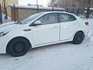 2015 Kia Rio III Рестайлинг, белый, 810000 рублей, вид 2