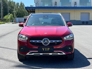 2022 Mercedes-Benz GLA 180 II (H247), красный, 2240000 рублей, вид 2