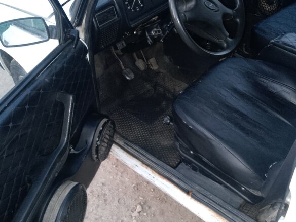 2002 Lada (ВАЗ) 2107, белый, 90000 рублей - вид 7