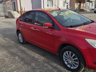 2010 Ford Focus II Рестайлинг, красный, 385000 рублей, вид 5