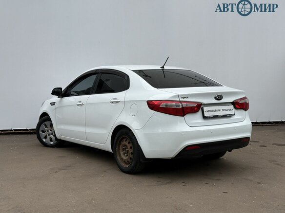 2014 Kia Rio 6-speed III, белый, 750000 рублей - вид 6