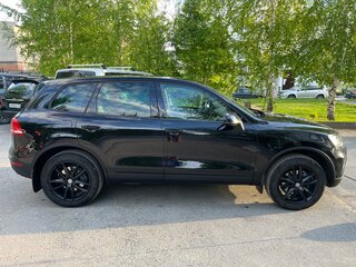2010 Volkswagen Touareg II, чёрный, 1900000 рублей, вид 3