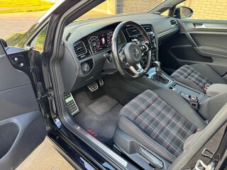 2018 Volkswagen Golf GTI VII Рестайлинг, чёрный, 2950000 рублей, вид 5