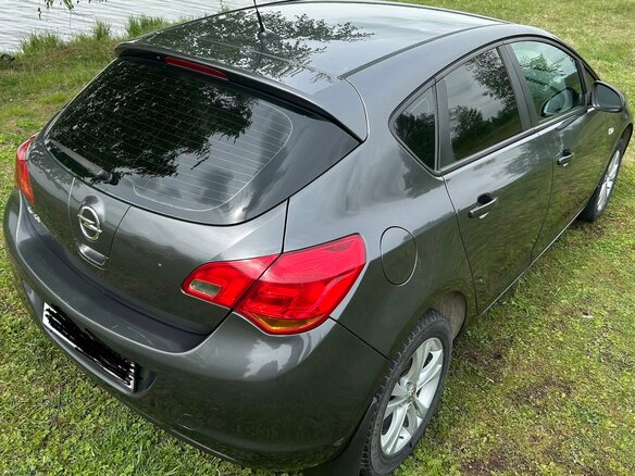 2011 Opel Astra J, серый, 700000 рублей - вид 2