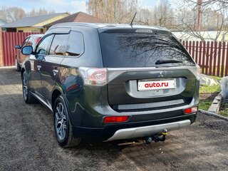 2014 Mitsubishi Outlander III Рестайлинг, серый, 1510000 рублей, вид 3