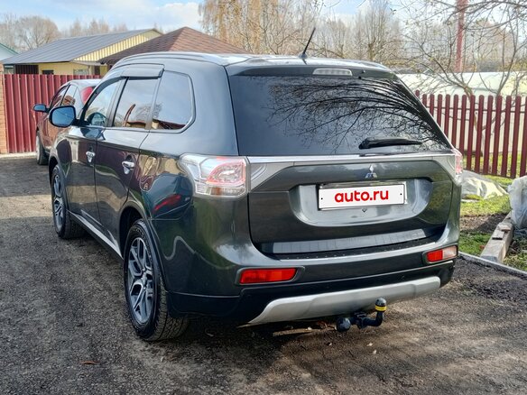 2014 Mitsubishi Outlander III Рестайлинг, серый, 1510000 рублей - вид 2