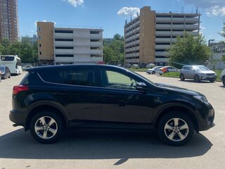 2015 Toyota RAV4 IV (XA40), чёрный, 2300000 рублей, вид 3