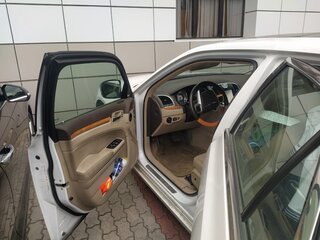 2011 Chrysler 300C II, белый, 2200000 рублей, вид 3