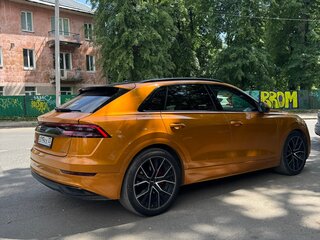 2019 Audi Q8 55 TFSI I (4M), оранжевый, 4850000 рублей, вид 2