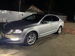 2018 Skoda Octavia III (A7) Рестайлинг, серебристый, 1750000 рублей, вид 1