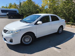 2013 Toyota Corolla X (E140, E150) Рестайлинг, белый, 1099000 рублей, вид 1