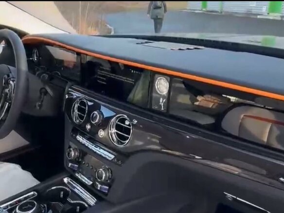 2025 Rolls-Royce Ghost Extended II Рестайлинг (Series II), чёрный - вид 3