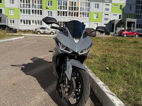 2026 Yamaha YZF-R3, серый, 349000 рублей, вид 3