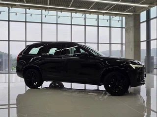 2026 Volvo XC90 B6 II Рестайлинг 2, чёрный, 9490000 рублей, вид 3