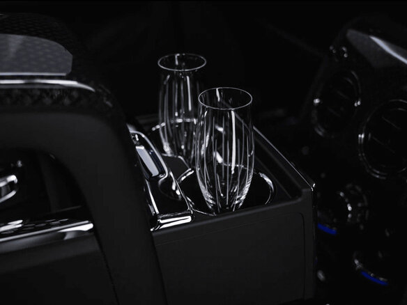 2025 Rolls-Royce Cullinan Black Badge I Рестайлинг (Series II), чёрный - вид 17