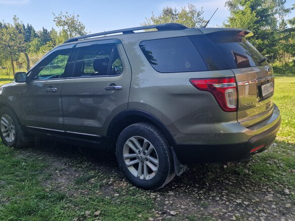 2014 Ford Explorer V, зелёный, 1700000 рублей - вид 3