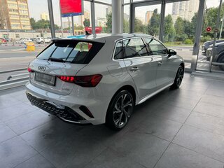 2025 Audi A3 Sportback 35 TFSI IV (8Y) Рестайлинг, белый, 4400000 рублей, вид 4