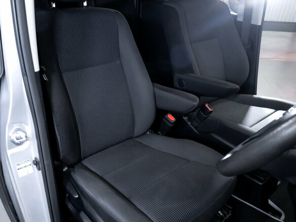 2017 Toyota Noah III (R80), серый, 1799800 рублей - вид 17